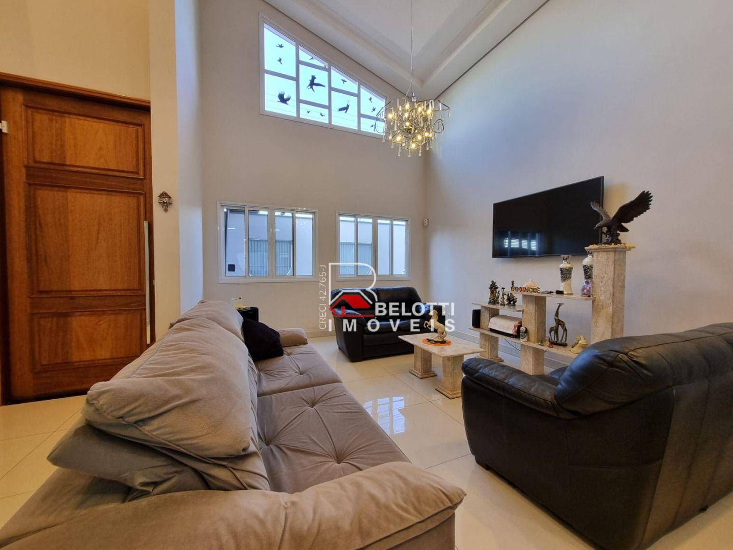 Casa, 3 quartos, 220 m² - Foto 1