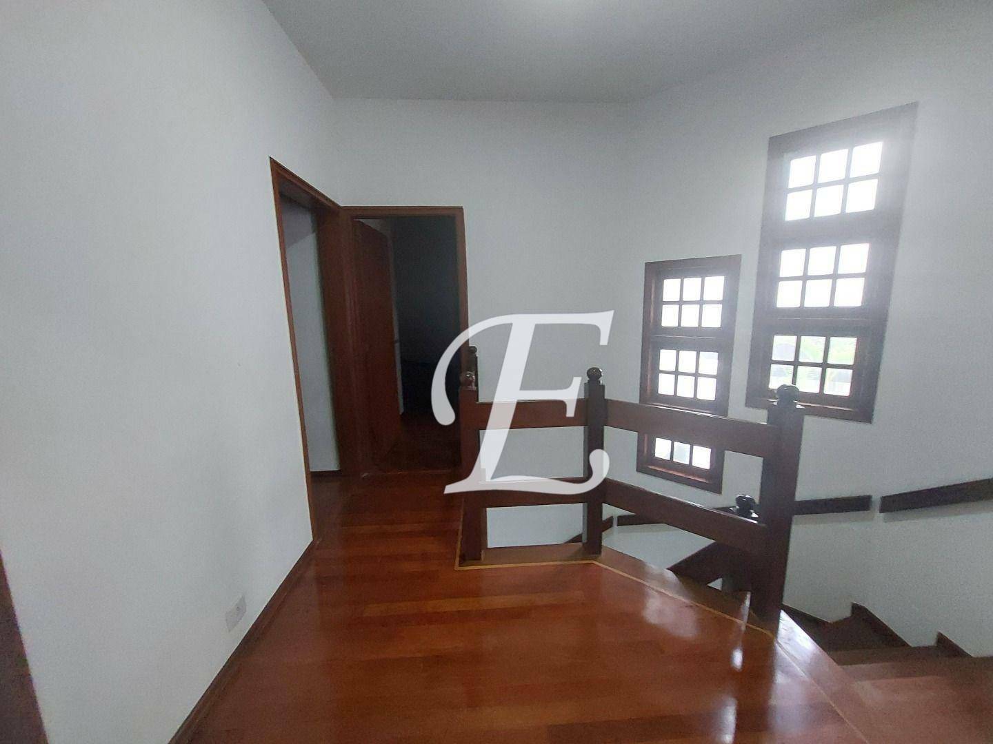 Casa de Condomínio para alugar com 4 quartos, 448m² - Foto 12