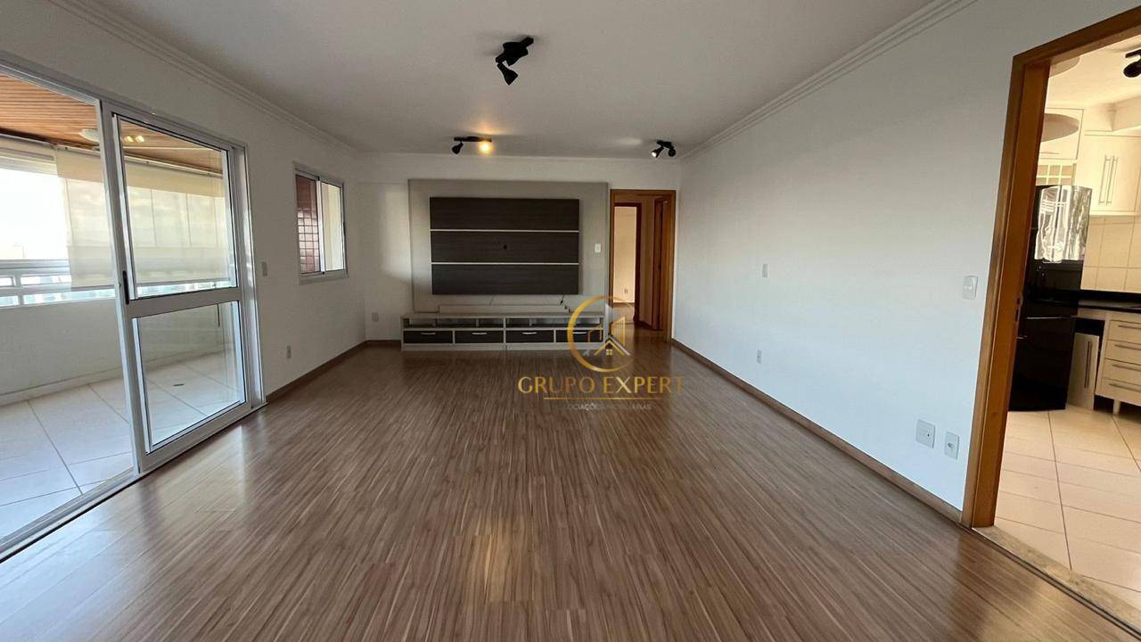 Apartamento à venda com 3 quartos, 150m² - Foto 7