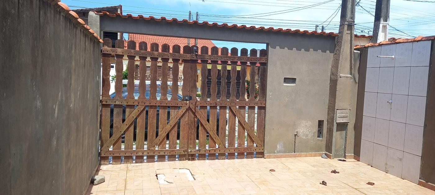 Casa à venda com 2 quartos, 125m² - Foto 2