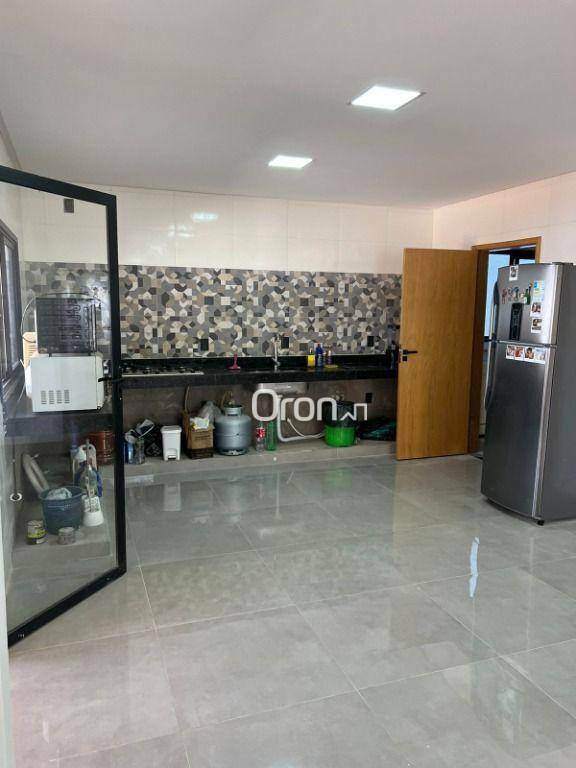 Sobrado à venda com 3 quartos, 210m² - Foto 4