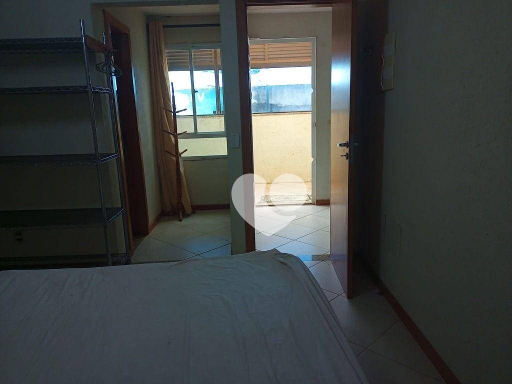 Casa de Condomínio para alugar com 4 quartos, 180m² - Foto 16
