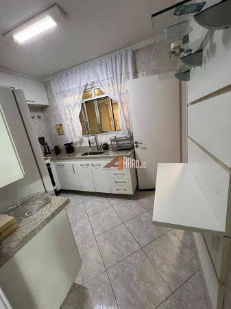 Sobrado à venda com 3 quartos, 136m² - Foto 2