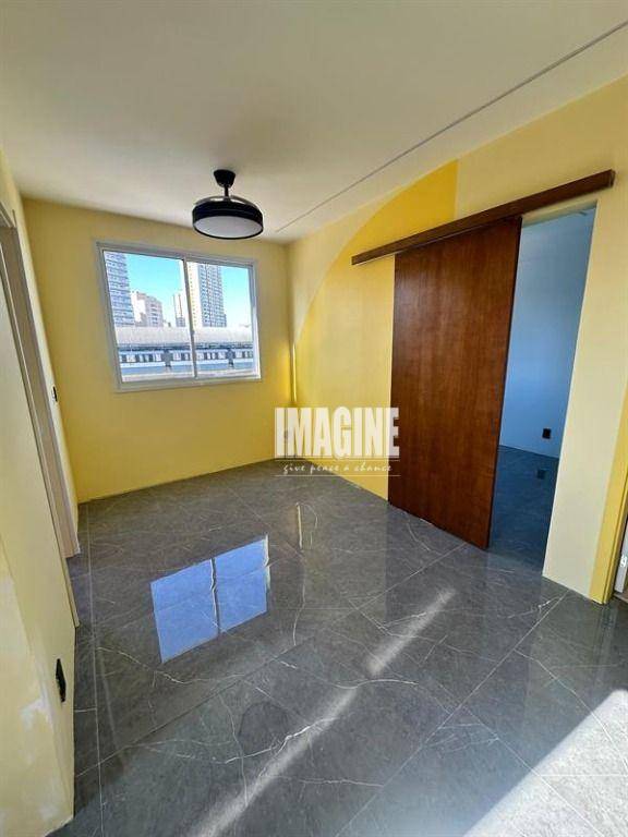 Apartamento à venda com 2 quartos, 34m² - Foto 2