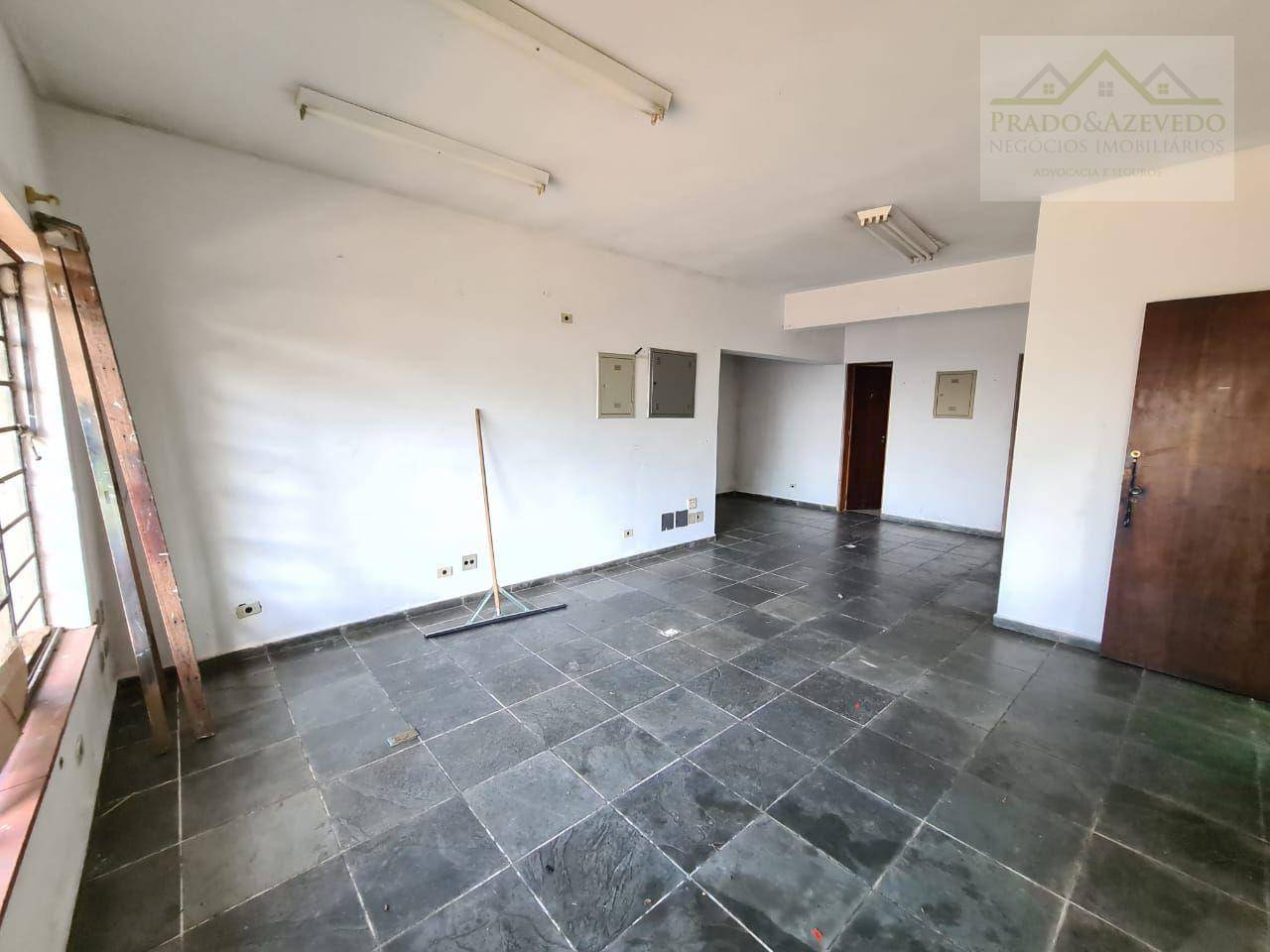 Prédio Inteiro para alugar, 1250m² - Foto 2