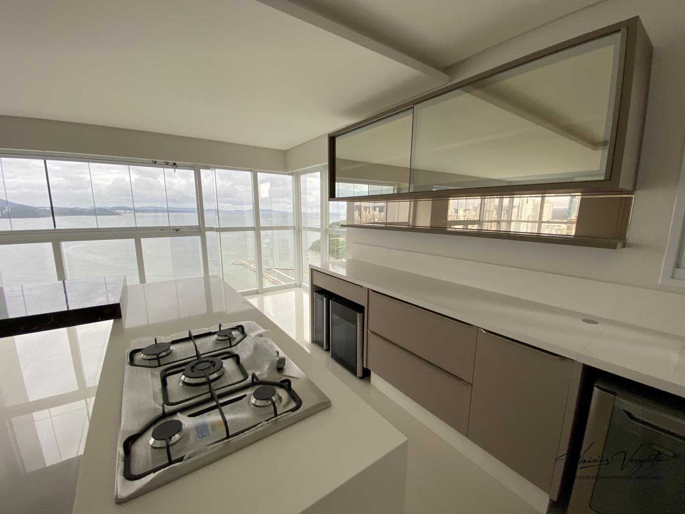 Apartamento à venda com 4 quartos, 237m² - Foto 3