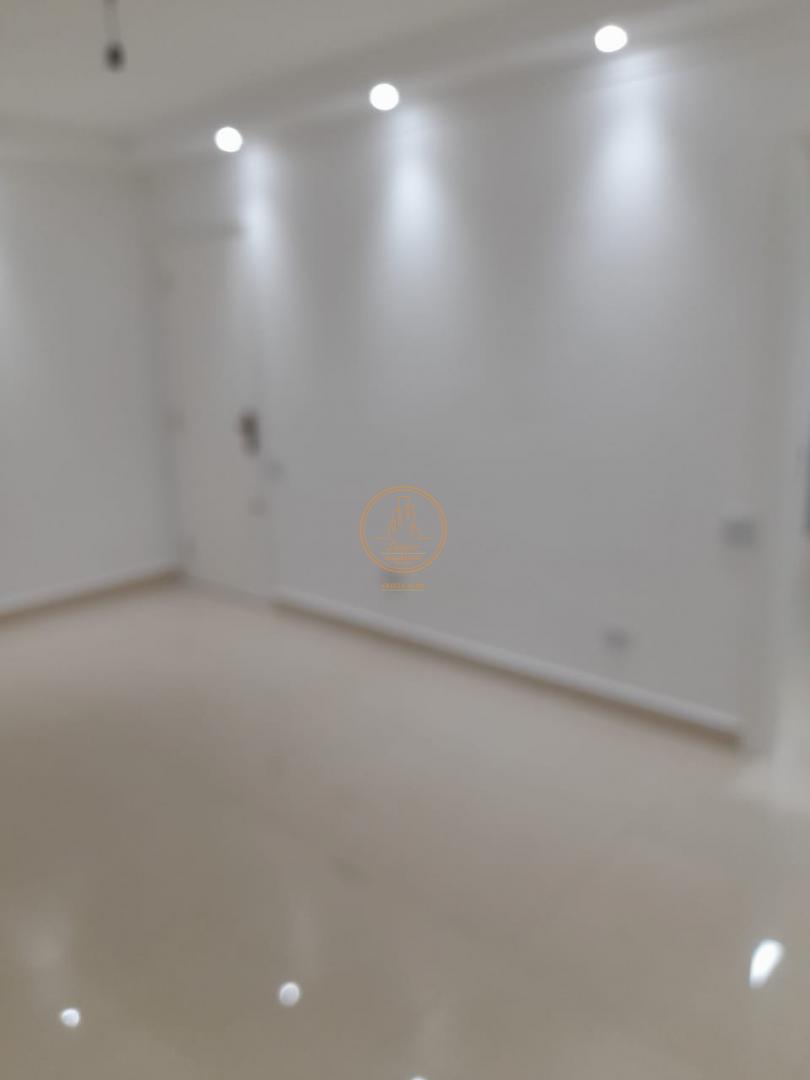 Apartamento à venda com 3 quartos, 133m² - Foto 2