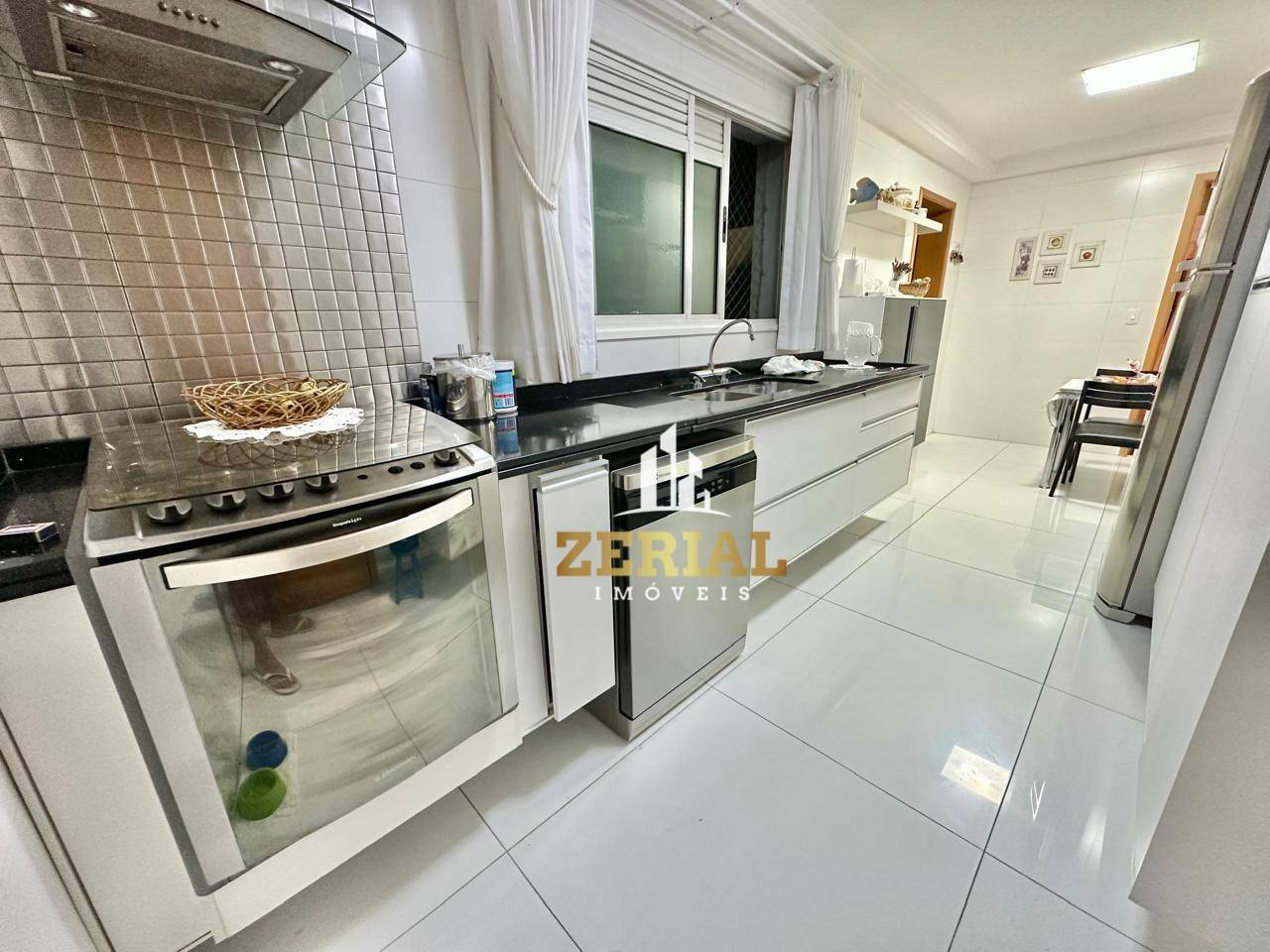 Apartamento para alugar com 3 quartos, 175m² - Foto 6