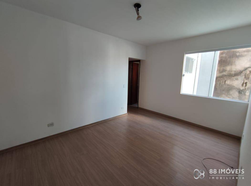 Apartamento à venda com 2 quartos, 64m² - Foto 3