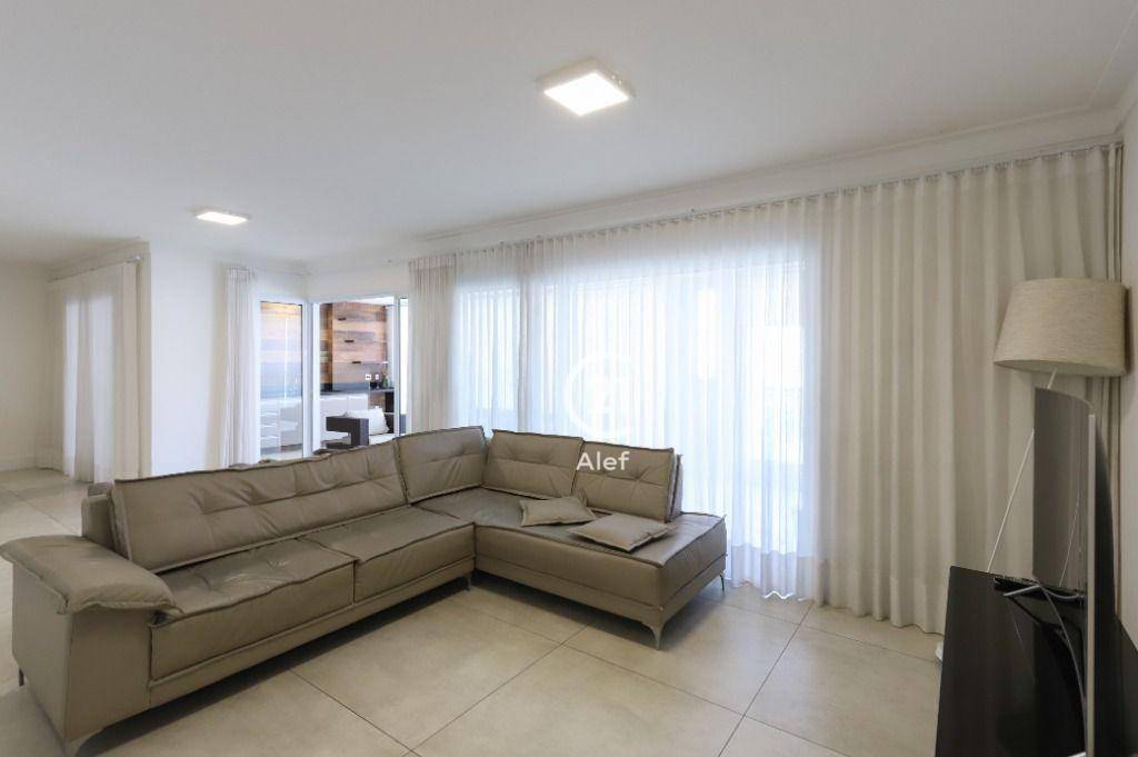 Apartamento à venda e aluguel com 4 quartos, 241m² - Foto 3