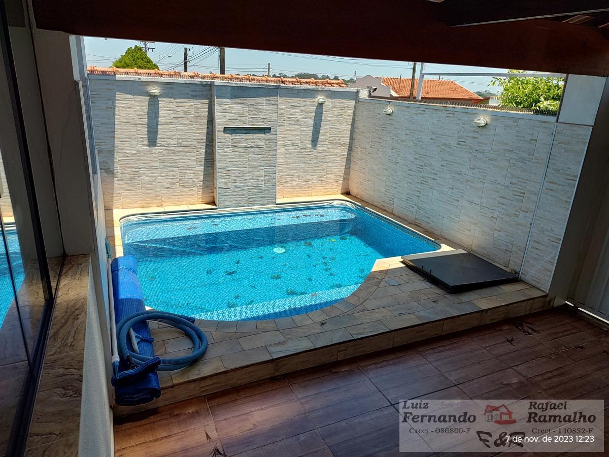 Casa à venda com 2 quartos, 150m² - Foto 1