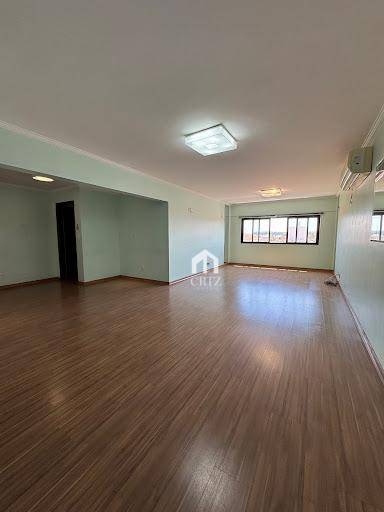 Apartamento à venda com 3 quartos, 155m² - Foto 3