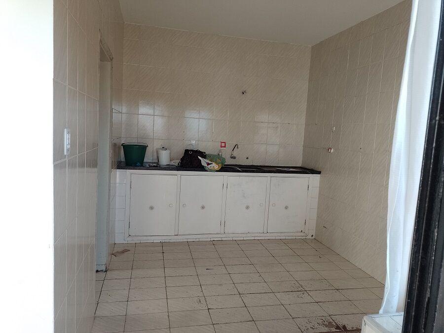 Casa à venda com 3 quartos, 250m² - Foto 2