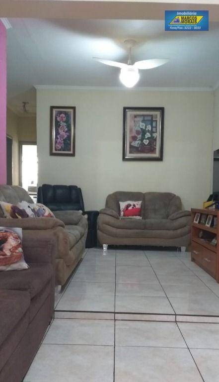 Casa à venda com 5 quartos, 300m² - Foto 1