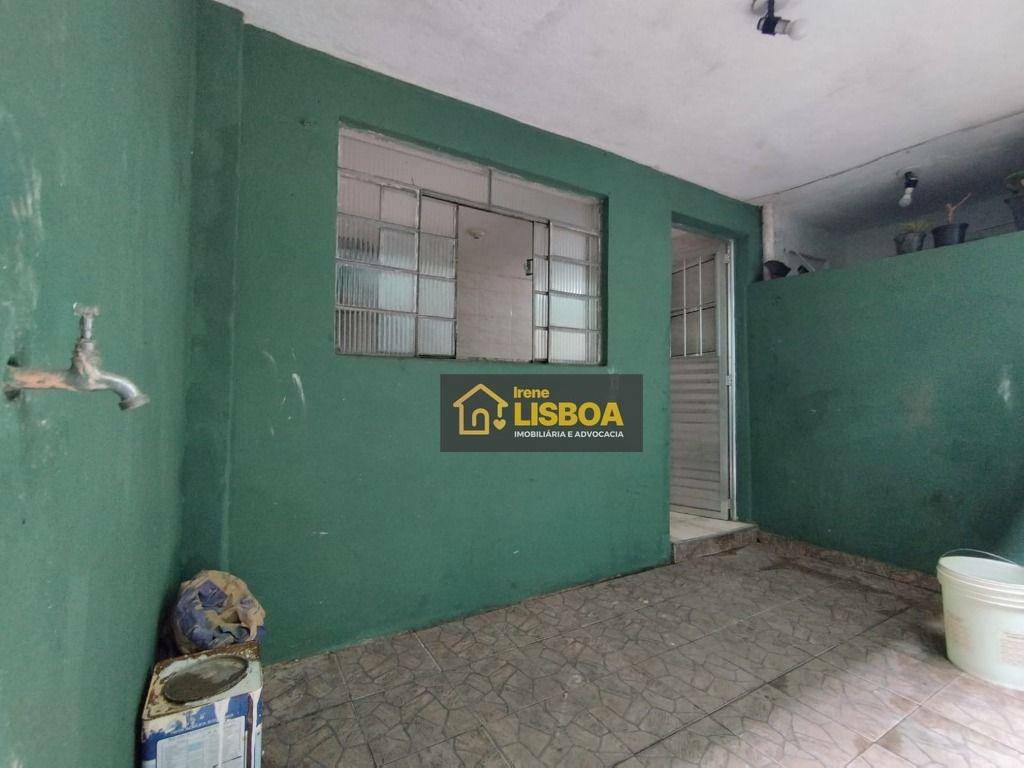 Casa para alugar com 2 quartos, 37m² - Foto 8