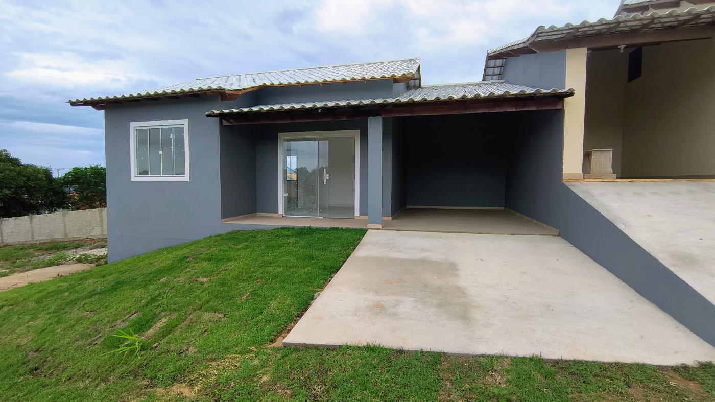 Casa à venda com 2 quartos, 200m² - Foto 1