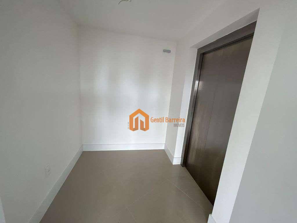 Apartamento à venda com 6 quartos, 311m² - Foto 23