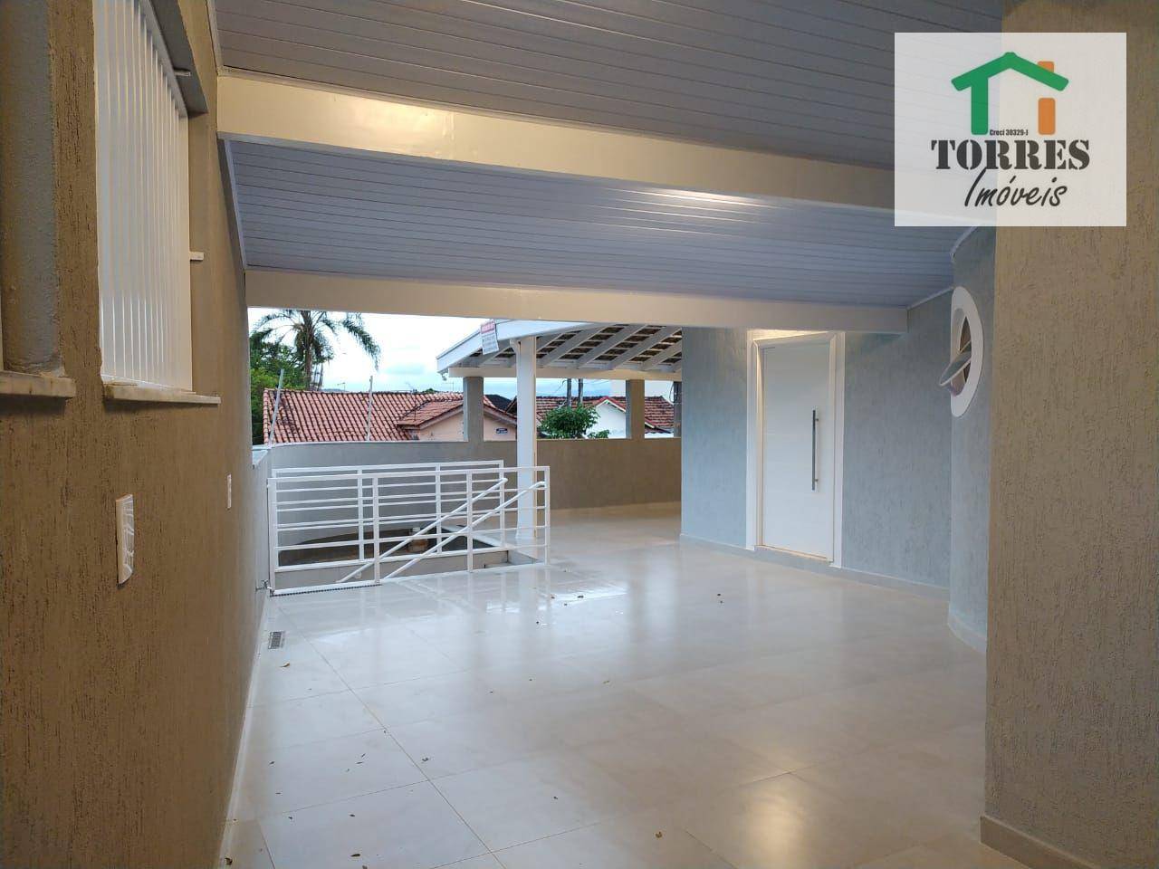 Casa à venda com 3 quartos, 140m² - Foto 1