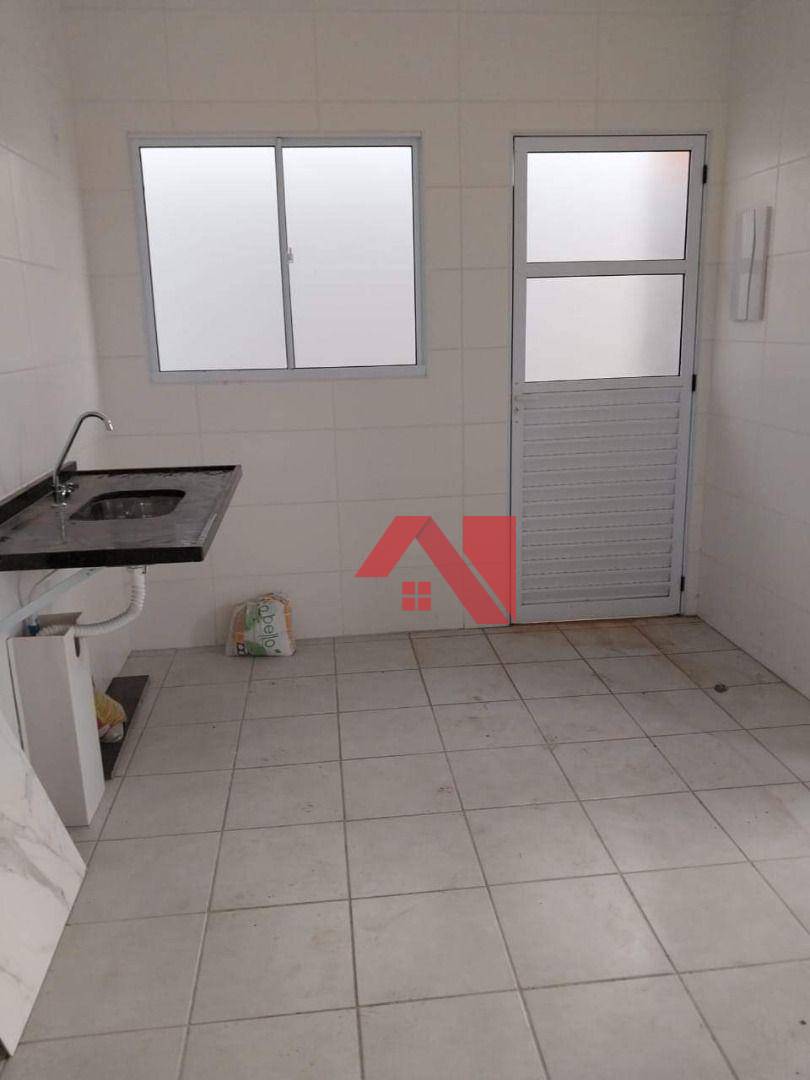 Casa à venda com 2 quartos, 60m² - Foto 1