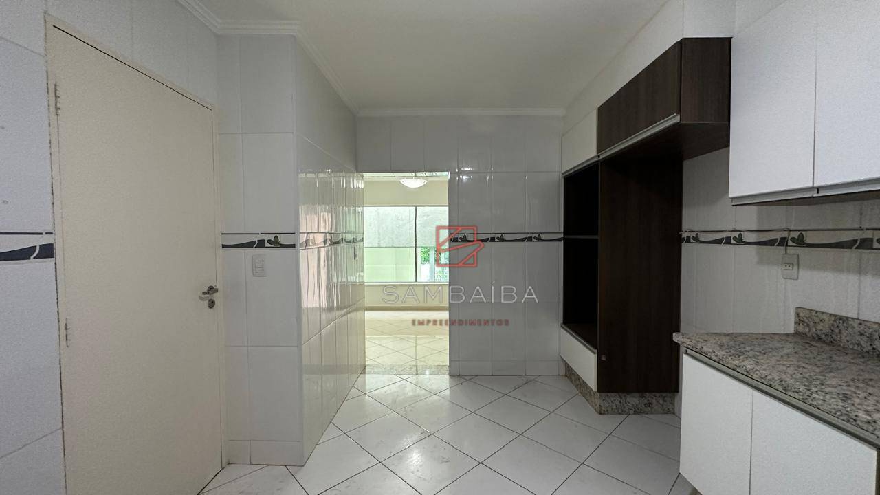 Casa de Condomínio à venda e aluguel com 3 quartos, 300M2 - Foto 17