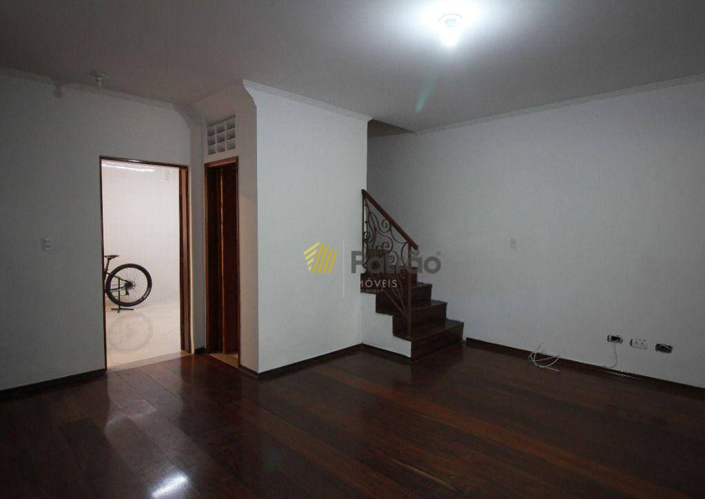 Sobrado à venda com 4 quartos, 176m² - Foto 1