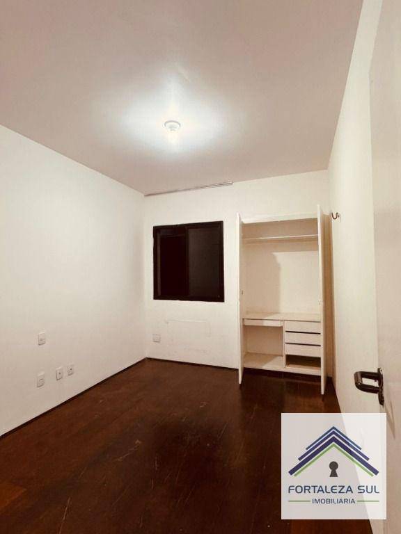 Apartamento para alugar com 3 quartos, 120m² - Foto 5