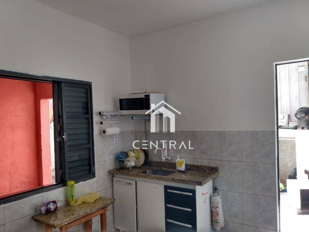 Casa à venda com 2 quartos, 300m² - Foto 2