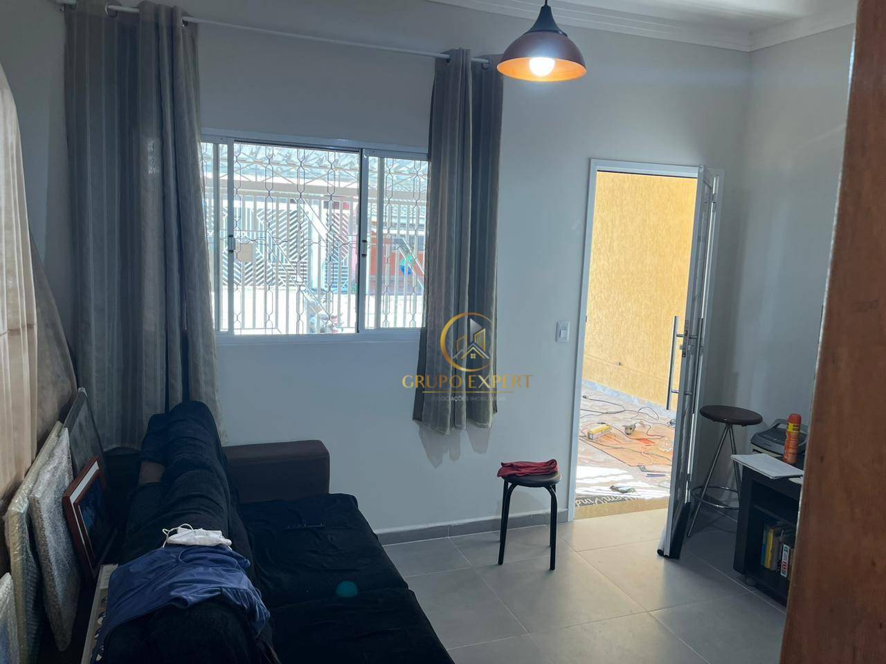 Casa à venda com 2 quartos, 100m² - Foto 1