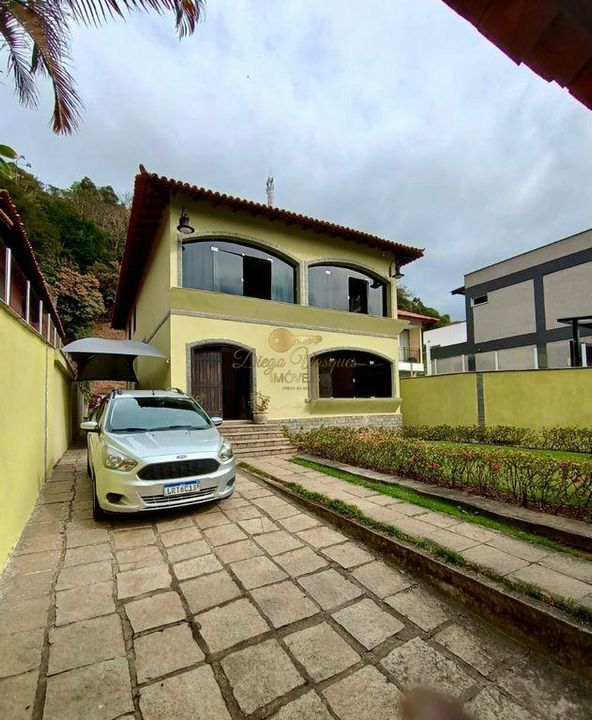 Casa à venda com 4 quartos, 360m² - Foto 1