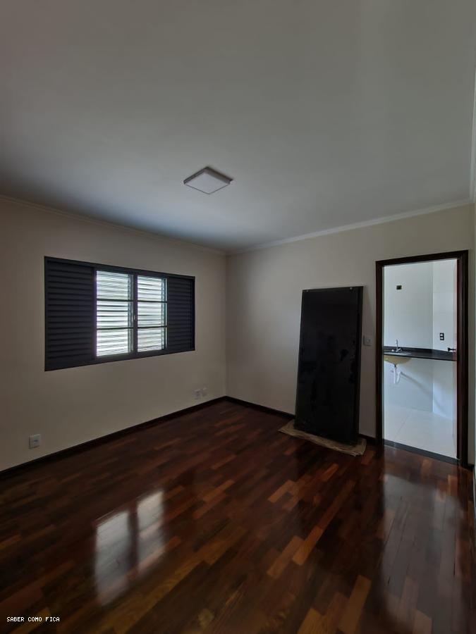 Casa à venda com 3 quartos, 400m² - Foto 22