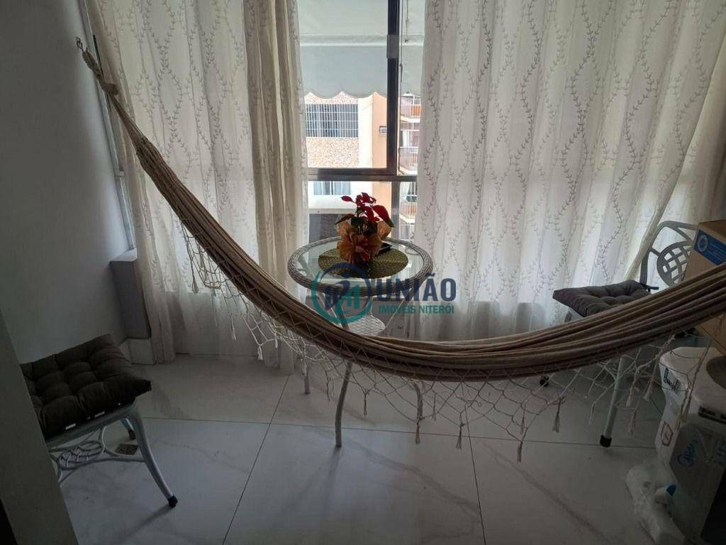 Apartamento à venda com 2 quartos, 77m² - Foto 7