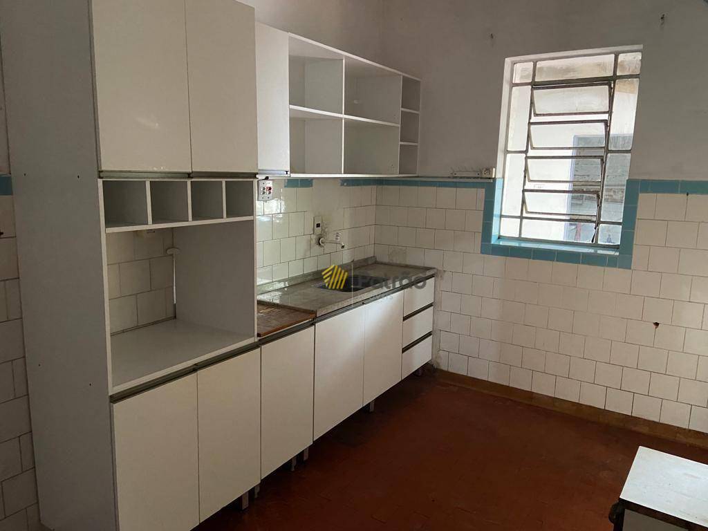 Sobrado à venda e aluguel com 4 quartos, 300m² - Foto 32