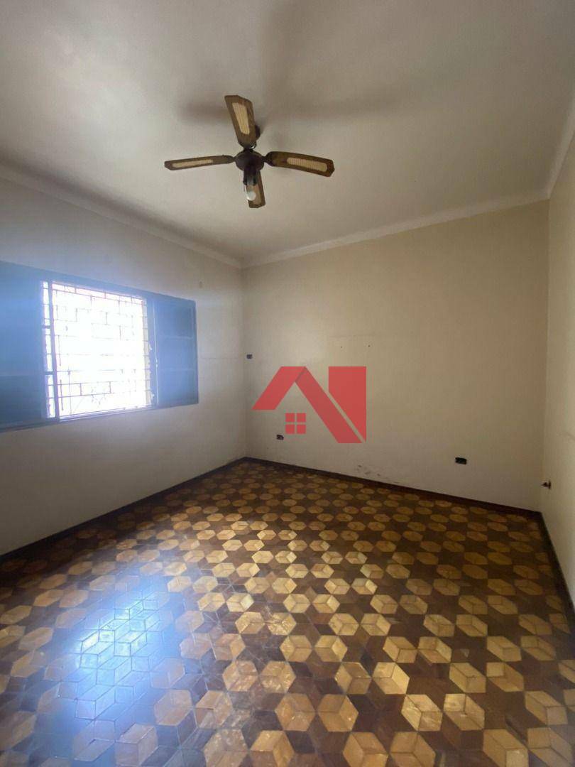 Casa à venda com 3 quartos, 335m² - Foto 15