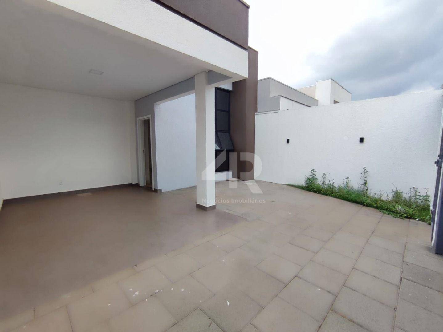 Casa à venda com 3 quartos, 90m² - Foto 4