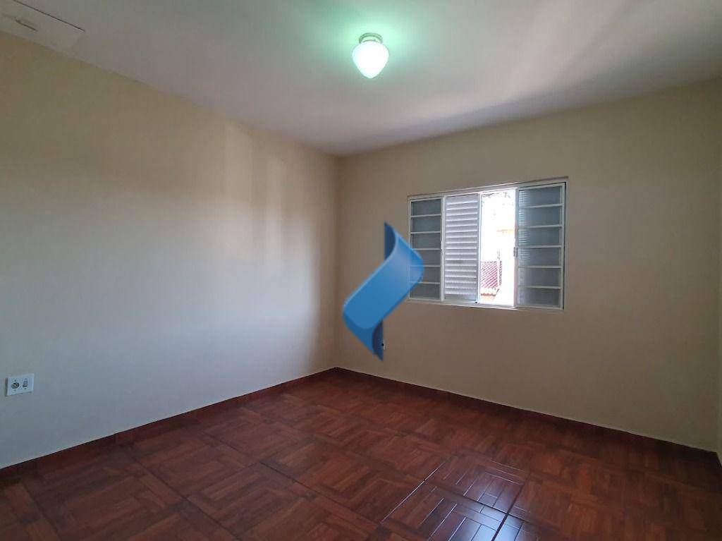 Casa à venda com 3 quartos, 131m² - Foto 13