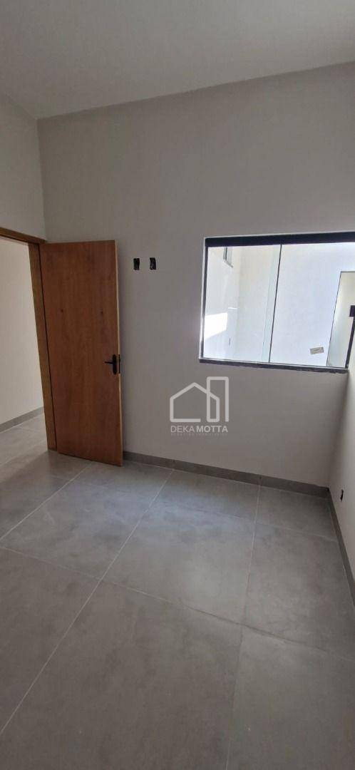 Casa à venda com 2 quartos, 69m² - Foto 4