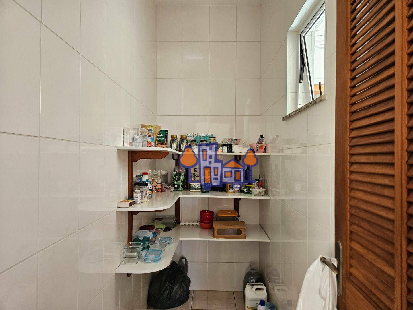 Casa à venda com 5 quartos, 326m² - Foto 14