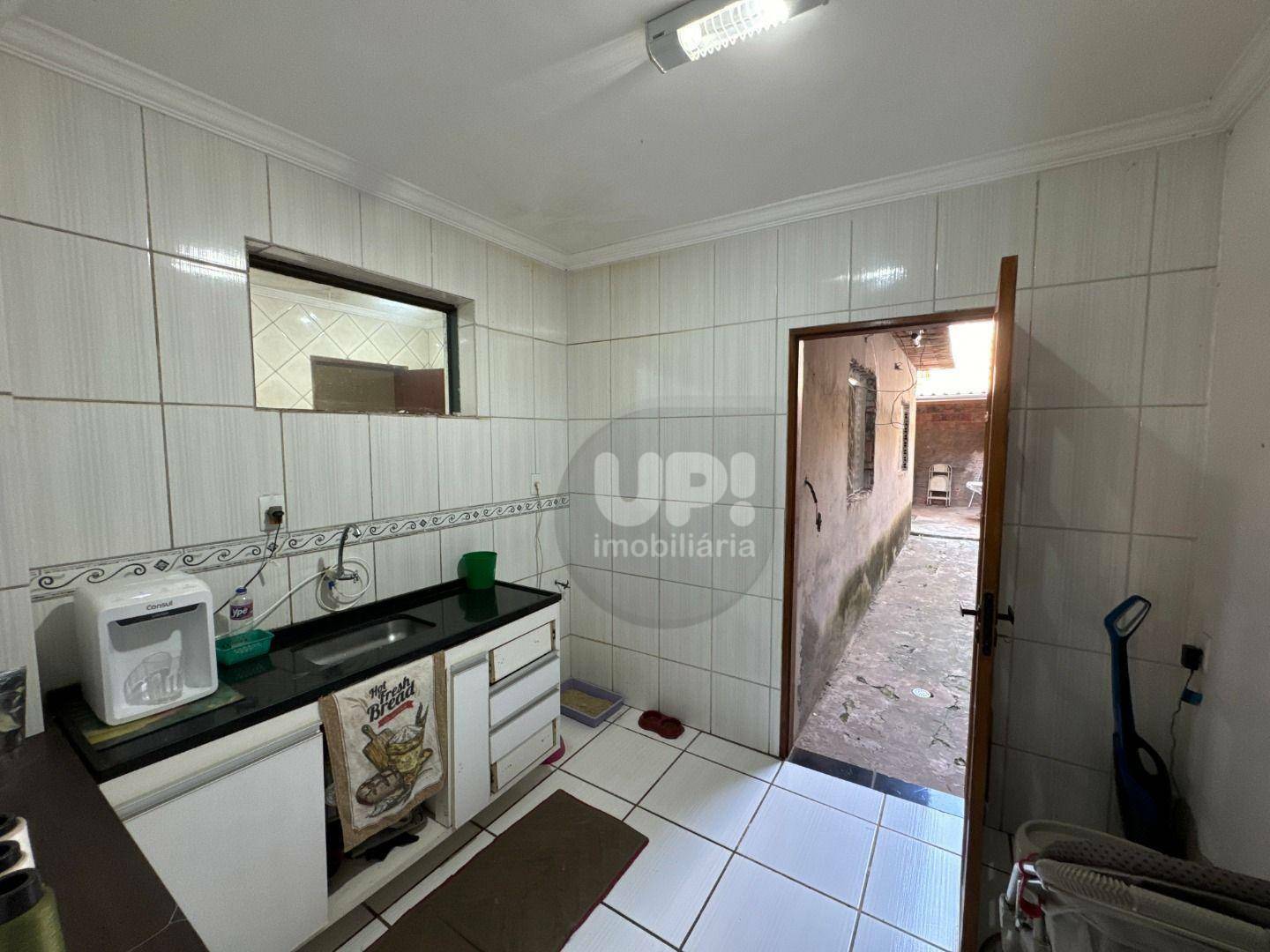 Casa à venda com 4 quartos, 186m² - Foto 2