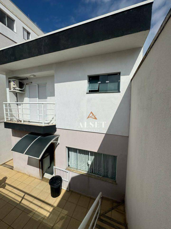 Sobrado à venda com 4 quartos, 300m² - Foto 14