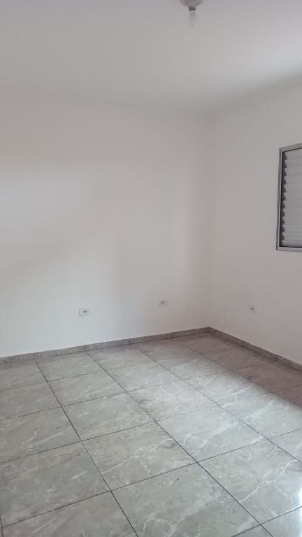 Casa para alugar com 1 quarto, 40m² - Foto 12