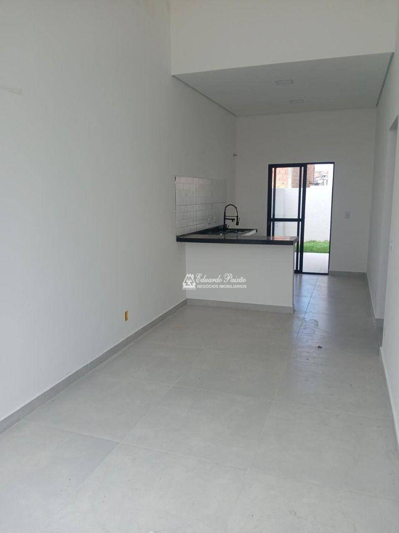 Casa à venda com 2 quartos, 57m² - Foto 3