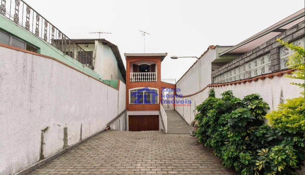 Sobrado à venda com 3 quartos, 210m² - Foto 1