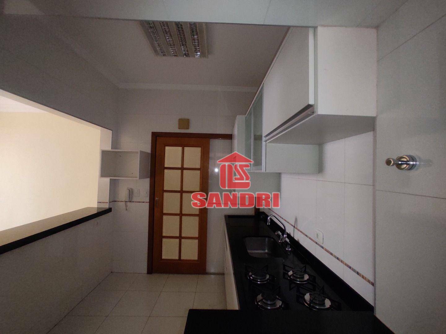 Apartamento à venda com 2 quartos, 70m² - Foto 2