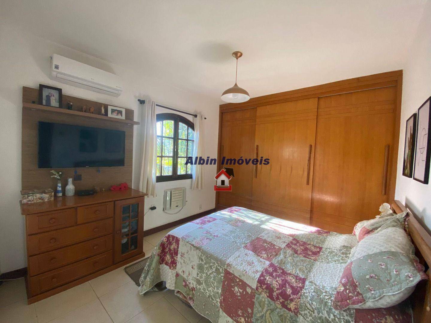 Casa à venda com 6 quartos, 360m² - Foto 11