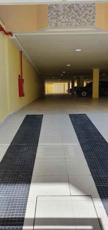 Apartamento à venda com 3 quartos, 70m² - Foto 2