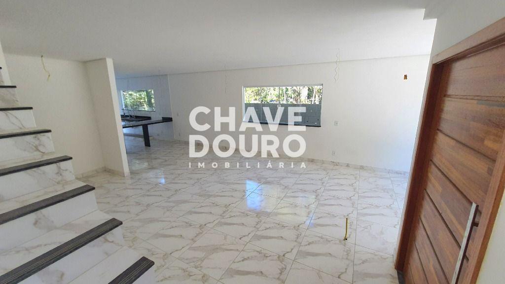 Casa à venda com 4 quartos, 212m² - Foto 11