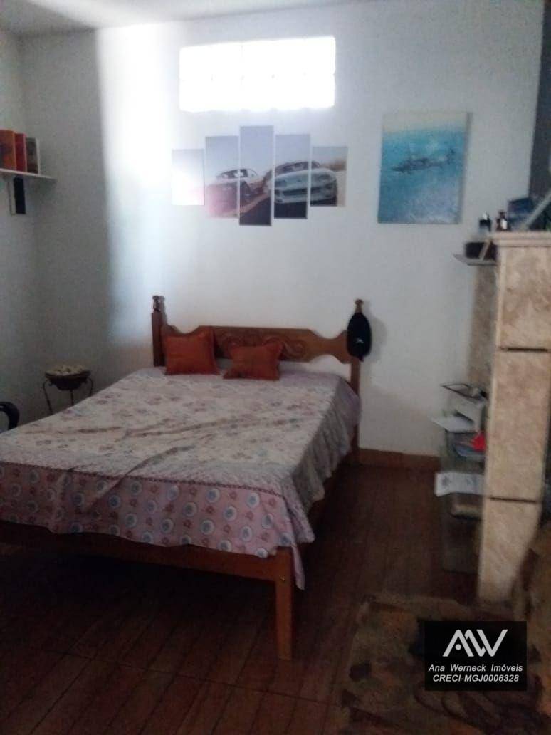 Casa à venda com 3 quartos, 240m² - Foto 8