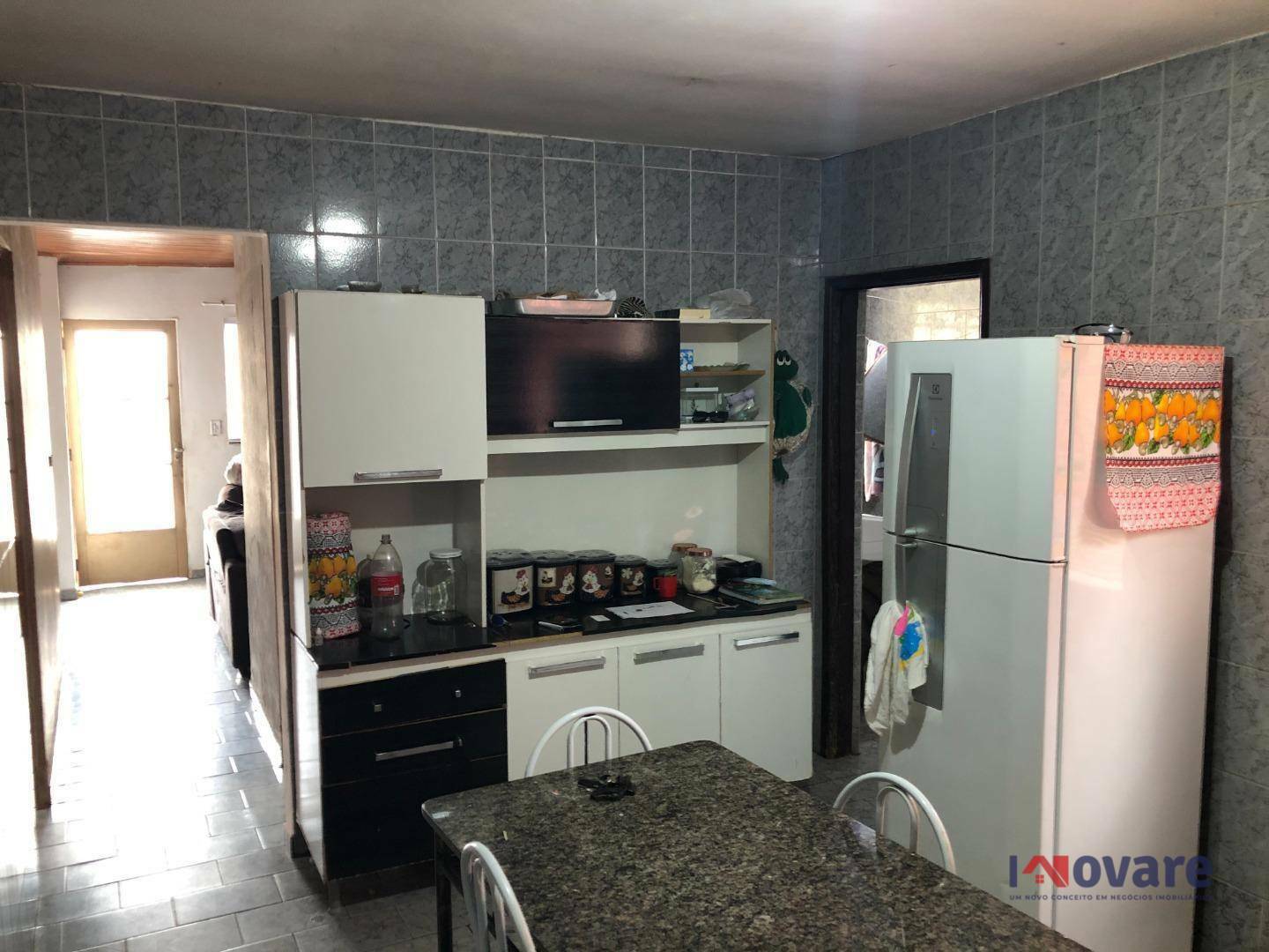 Casa à venda com 2 quartos, 70m² - Foto 2