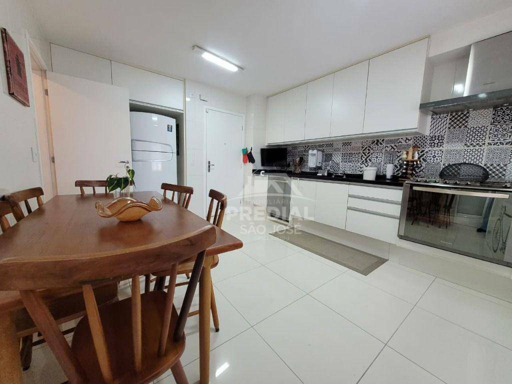 Apartamento à venda com 3 quartos, 142m² - Foto 21