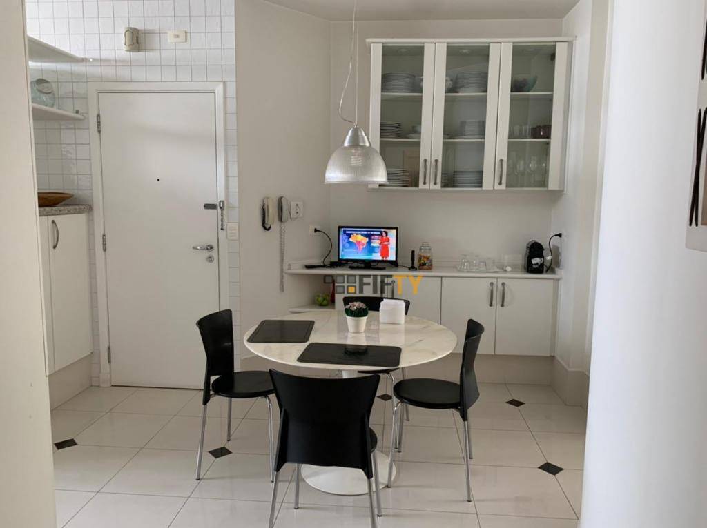 Apartamento à venda com 3 quartos, 212m² - Foto 17